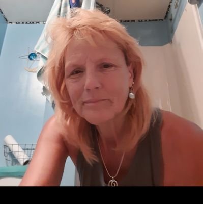 RobinsonDawnnaM's profile picture. single, learned an enormous amount over past (30-40)yr.s of my life! and loving every moment of Life now!💜