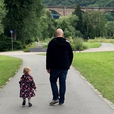 hirschmarmelade's profile picture. Papa, IT PL, Kickern, chaotischer Hobby-Handwerker, mit chaotischer Frau gesegnet ❤️