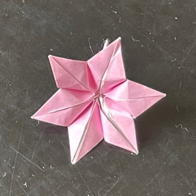 fXpKuahXd2liHt8's profile picture. サン