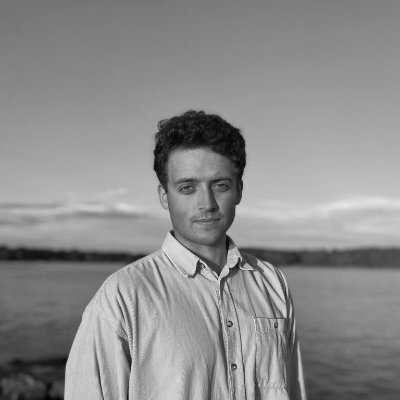 evanvlgd's profile picture. life's too short to match socks