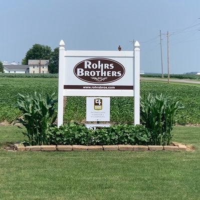 I grow corn and soybeans in NW Ohio 🇺🇸  Instagram rohrs_bros