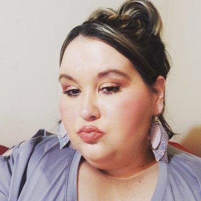 nicole_huds's profile picture. I'm just a simple country girl. I try to live life to the fullest and with no regrets. I don't deal with drama, life's too short to worry about petty things!!