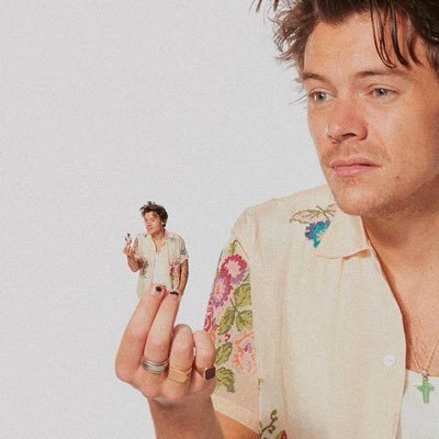 valeva103's profile picture. 