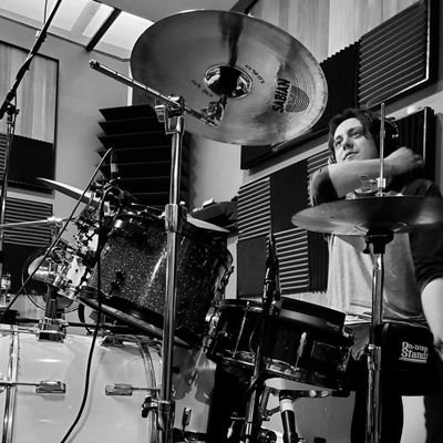JacobDyrland's profile picture. Drummer 🎧
