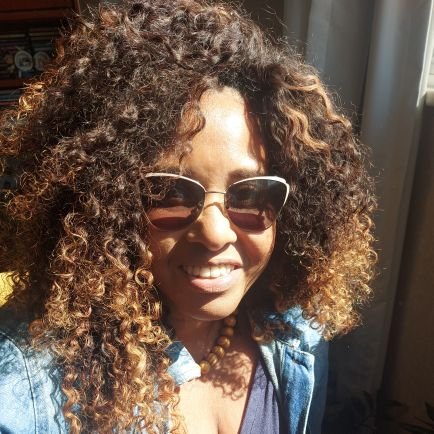 Professora de Geografia da SME/RJ
Gente boa e Muito Feliz
Ta bom pra voce?!