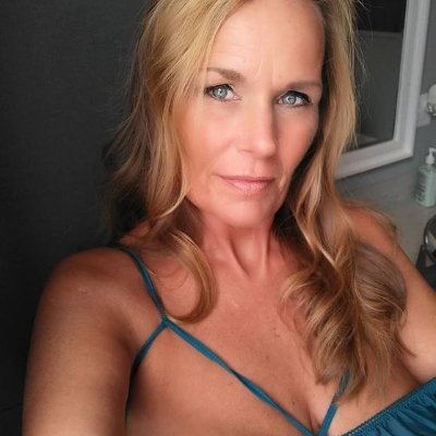 Zoey79415635's profile picture. 