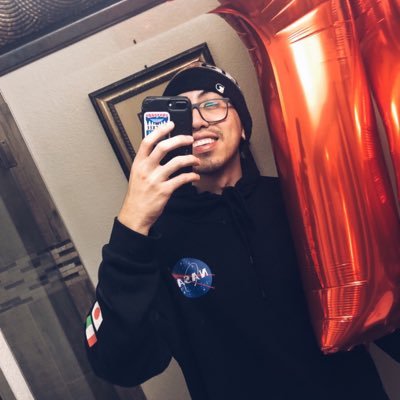 Jillesx's profile picture. am i dreaming ?