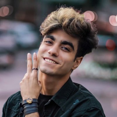 ArslwnHs's profile picture. …!