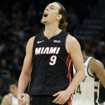 Heat lifer. En español, y si me sale de los huevos en inglés. I miss u alredy @kellyolynyk😢