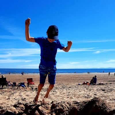 ryanali013's profile picture. 