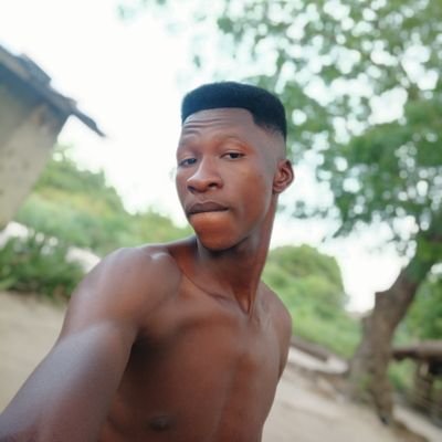 Decency02107379's profile picture. Be nice to me I will get money one day