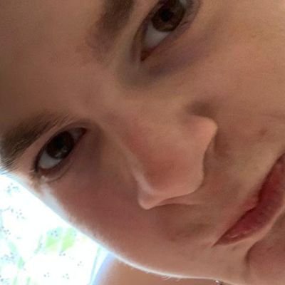 2whynot2's profile picture. 