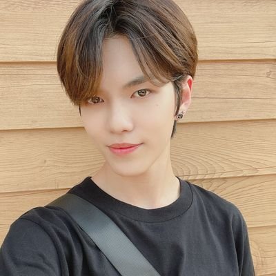 vkimaulia's profile picture. 𝚕𝚘𝚟𝚎 𝚢𝚘𝚞𝚛𝚜𝚎𝚕𝚏 𝚊𝚗𝚍 𝚕𝚘𝚟𝚎 𝚖𝚢𝚜𝚎𝚕𝚏 follow my Tik tok @_aulia58 thanks you fangirl 07L
#verrer #VERIVERY #TRCNG #NCT