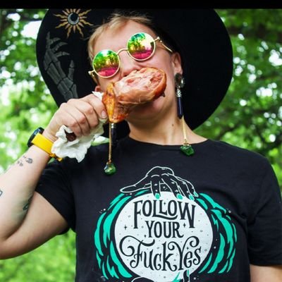 ashreeupnorth's profile picture. Big Vibes in the small Midwest.