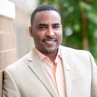 #PastorG: community advocate 4 urban servant leaders, VP Marktg & Com, former communications & journalism instructor, virtual speaker/teacher & multimedia guru.