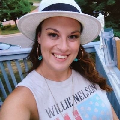 lorileistorm's profile picture. USA ➡️ Europe in 2006 🌍 Twins Fan ⚾ Space 🚀 Weather🌪️ Halo🎮 Jeopardy📺  Pro Cannabis🪴    Ich spreche ein bisschen Deutsch 🇩🇪