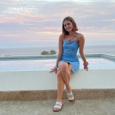 taylor_bera's profile picture. yogi || she/her