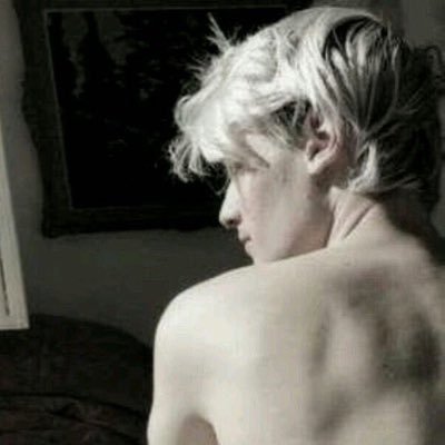 Flowers4Snacks's profile picture. Bunny shifter. Drifter. Sometimes college student - I’ve mostly given up on it by now. I’m old and over it. (#RP #Gay Omegaverse if requested #18+) #ULionRP