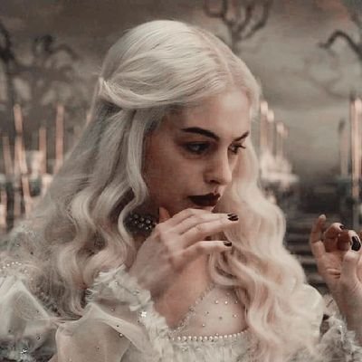 ִ𓂃 Médiuns e tarólogas | Adms: Aethelu, Lilith e Violet.