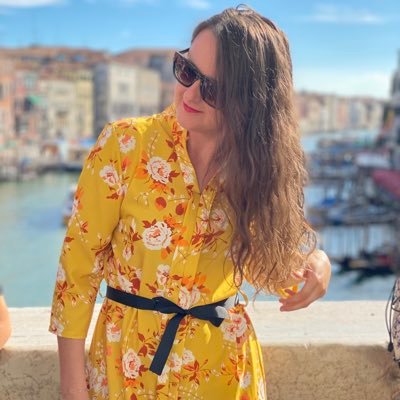 rivatmanon's profile picture. Enseignante. Fervente défenseuse de la justice et du droit des animaux. Vive la France 🇫🇷!