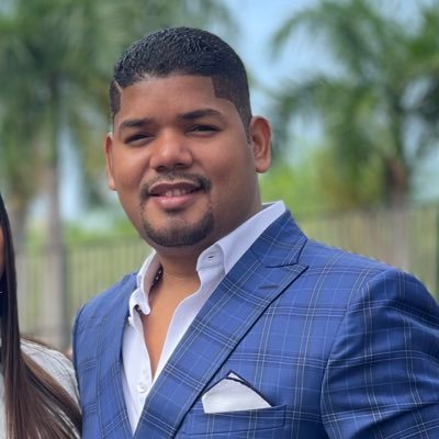 ronnycarreras's profile picture. CEO Imnovaty, Software Geek. Intenta no seguirme porque nunca sé a donde voy a parar.
