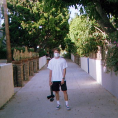 projectsploosh's profile picture. attracting what’s already mine 📸