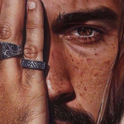 اكتب شي واقتبس شي ولاكن كل هذا لا يعنيلي حروف متبعثرة قد عاشها الكثير