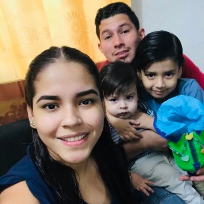 95Desiree's profile picture. Ser feliz no es tener una vida #PERFECTA ; ser feliz es reconocer que la vida vale la pena, a pesar de las #DIFICULTADES !!