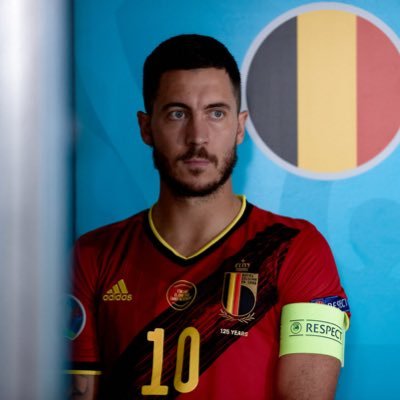لا تكن ضعيفًا أي كلام يحبطك وأي ضربة توجعك وأي فشل يعقدك ، كن قويا فلا مكان للضعفاء في هذا الكون.