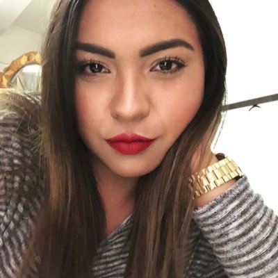 Dios me hizo mujer, pero el diablo me hizo morena.