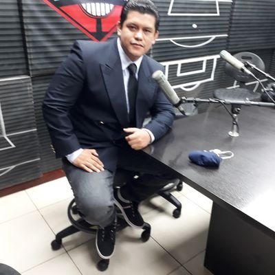 Analista de fútbol en Radio Caravana, Radio Huancavilca y 
Página web GolTV

Instagram @johnnyvanoni