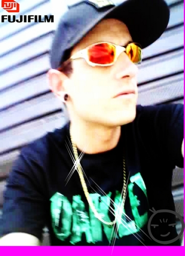 a na loucura um prazer que so os lokos sabem..sem quere arrastar 
legalize-ja...........___\i/___