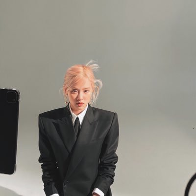 roseislove2001's profile picture. deleted