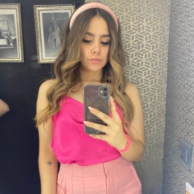 AslheyCeledon's profile picture. 22.