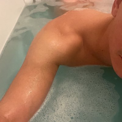 Saxony | 🏳️🌈 | 🇩🇪🇺🇸 | NSFW | if your under 18 please leave | feel free to DM 📩 | ❤️ #cockring #dildo #edging #outdoor #dildoplay #gayboy #twinkboy