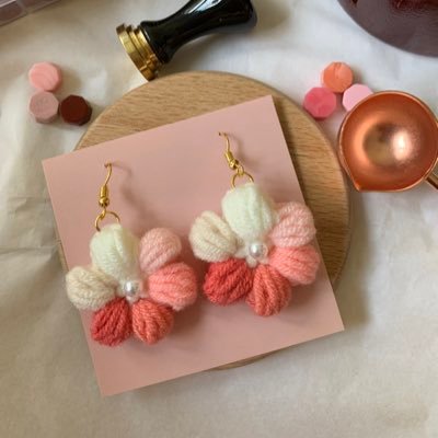 I love to crochet, you can follow me on insta @c.doescrochet ,Recently started sneaker botting with @wljj1996