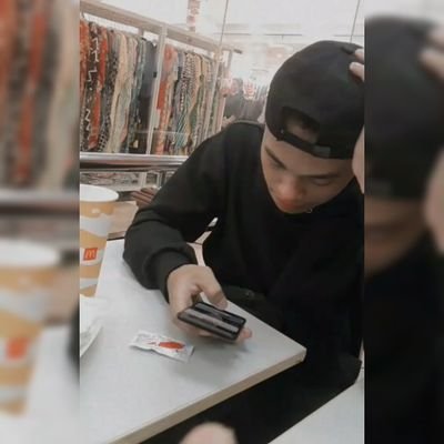 9jakti's profile picture. dumb