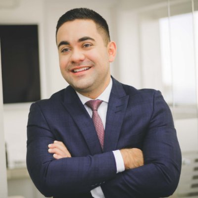 Advogado. Especialista em Direito Empresarial pela FGV. Graduando em Contabilidade pela FIPECAFI, entidade vinculada à FEA-USP.