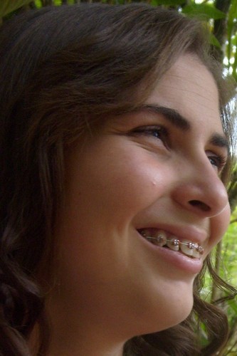 estudo biomedicina em SJC onde atualmente moro. Morei dos 4 aos 18 na cidade natal do meu pai, Andrelândia,lá vivi uma infância e adolescência de liberdade.