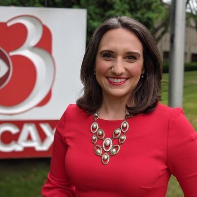 4:00-7:00 p.m. news anchor at WCAX-TV in Burlington, Vt. Hobby baker & chocolate addict. Loves cats (esp. Inky, Smudge, and Yam). RT≠endorsements. (she/her)