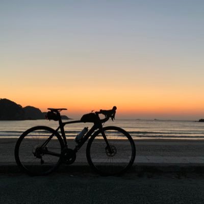 blueshand_g's profile picture. ロードバイク始めました🔰2020.6.17。 Bianchi Oltre xr3/他ARAYA CXG。 ホームエリアは多摩川CR等々力付近。いつの間にかアラフィフ。いつの間に…(꒪ω꒪υ) 30年のバイク歴に終止符。今度は自転車で。フリーのプログラマ。