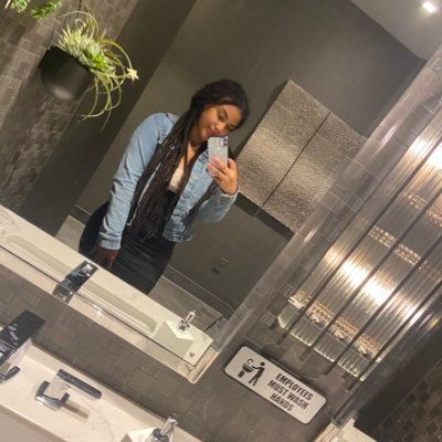 arlleen1's profile picture. 