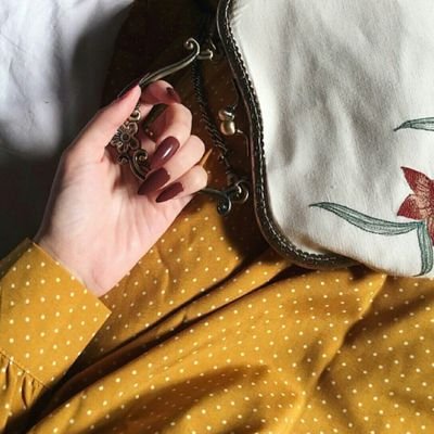 لقيت بالصمت رفعة وبالتخطي سمو ولقيت بالوقت درس .. وبالاوادم عبـر