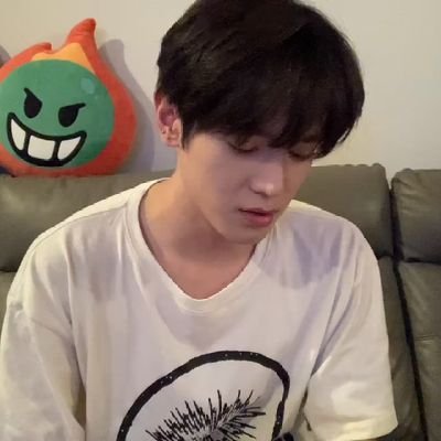 nk32360217's profile picture. 💚🎶❤
I'm a multi fandom