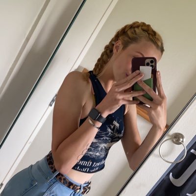 907_Tay's profile picture. oh heyyyyy 🤗