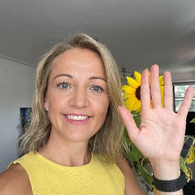 Passionate about all things tech, digital and data.
Drawn to the ocean but terrified of what lies beneath.
Senior Manager, Marketing @ Dynatrace