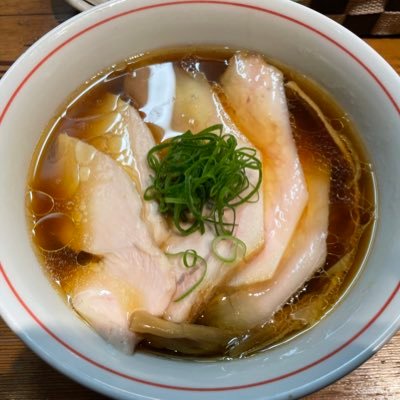 ラーメン、ミリタリー、vtuberすき。