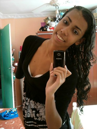 Não tento ser melhor do que ninguém, só sou eu mesma, opinião própria, não deixo para amanhã o que eu posso fazer hoje, goste de mim quem quiser.