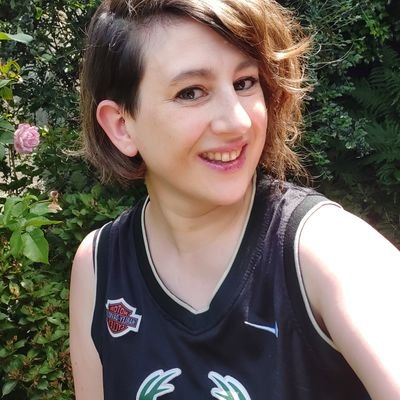 #Freelance 👩💻 Compte #Crypto #Trading
Fan de sport 🏀⚽️, Crossfit Addict 🏋♀️, Music Lover 👩🎤🎸🎙