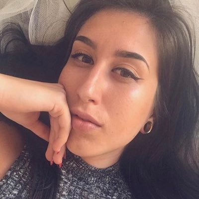 xshentrophyx's profile picture. UX designer💻Everybody is blind when the view’s amazing✨